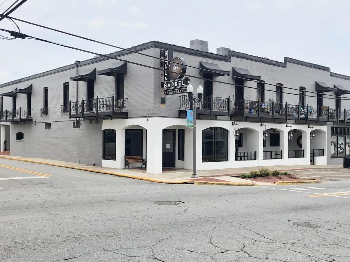 Apartamento Eagle Exec Loft In Downtown Statesboro Exterior foto